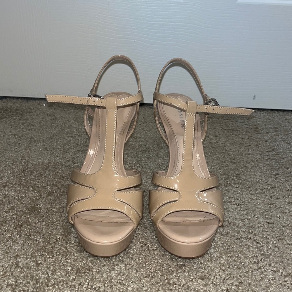 Nude Gianni Bini Heels